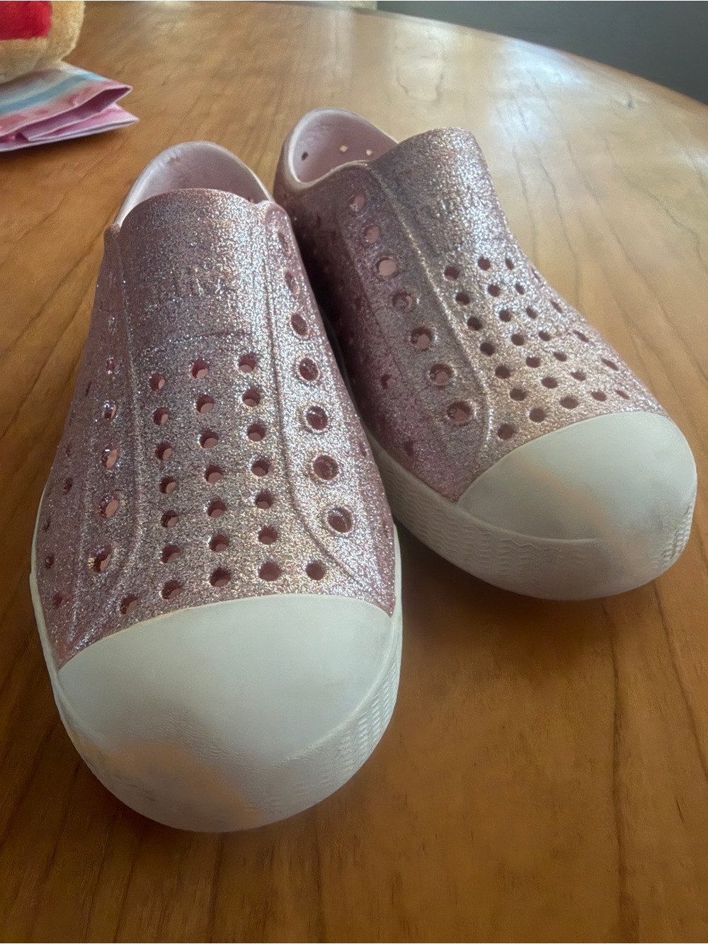 Girls Jefferson Native Waterproof Glittery Pink Slip-On Kids Sneakers size C10